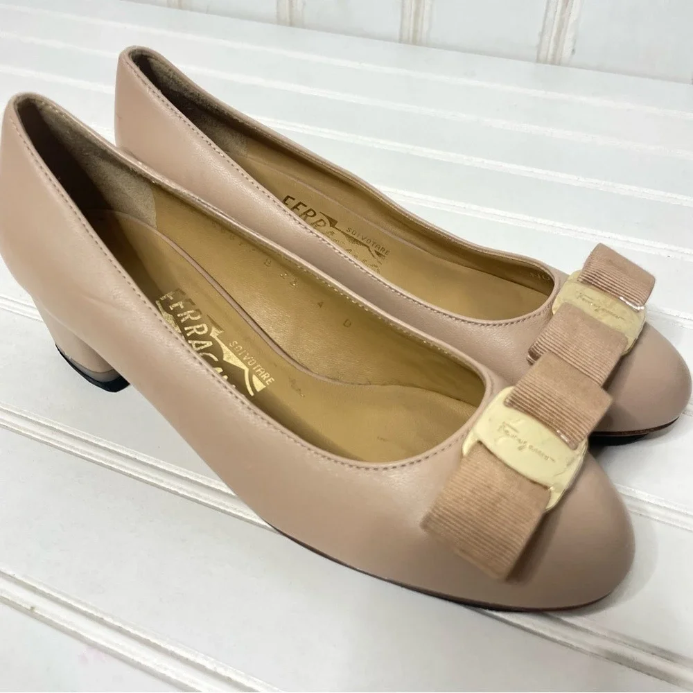 Salvatore Ferragamo Vara Nude Leather Block Heel Bow Pump Kids Size 4
